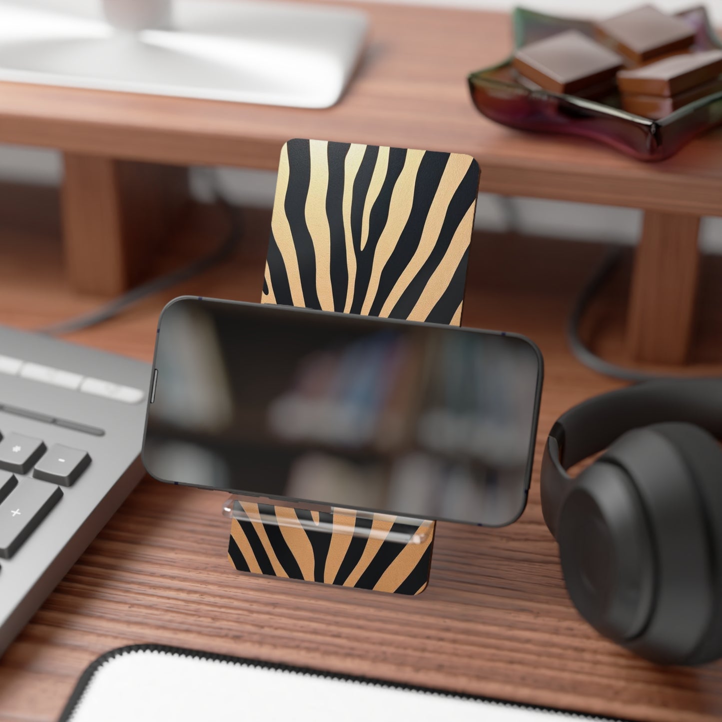 Zebra Print Smartphone Stand - Stylish Mobile Display Holder for Desk