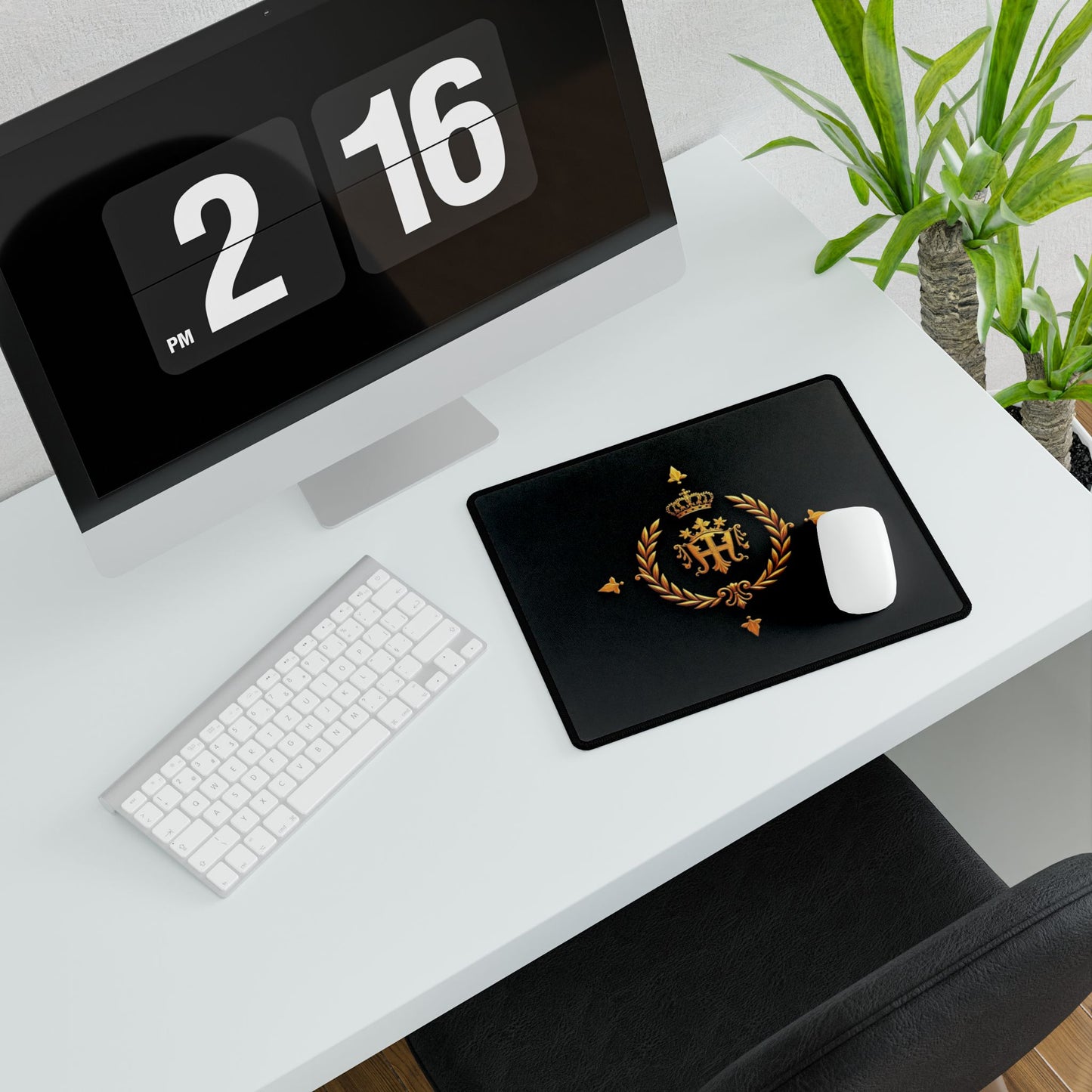 Elegant Golden Crest Desk Mat, Personalized Workspace Decor, Office Accessories, Gaming Mat, Home Office Gift - Gold Crest