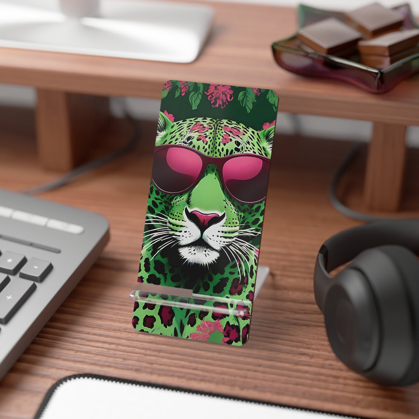 Elegant Floral Smartphone Display Stand - Leopard & Sunglasses - Decorative Mobile Holder