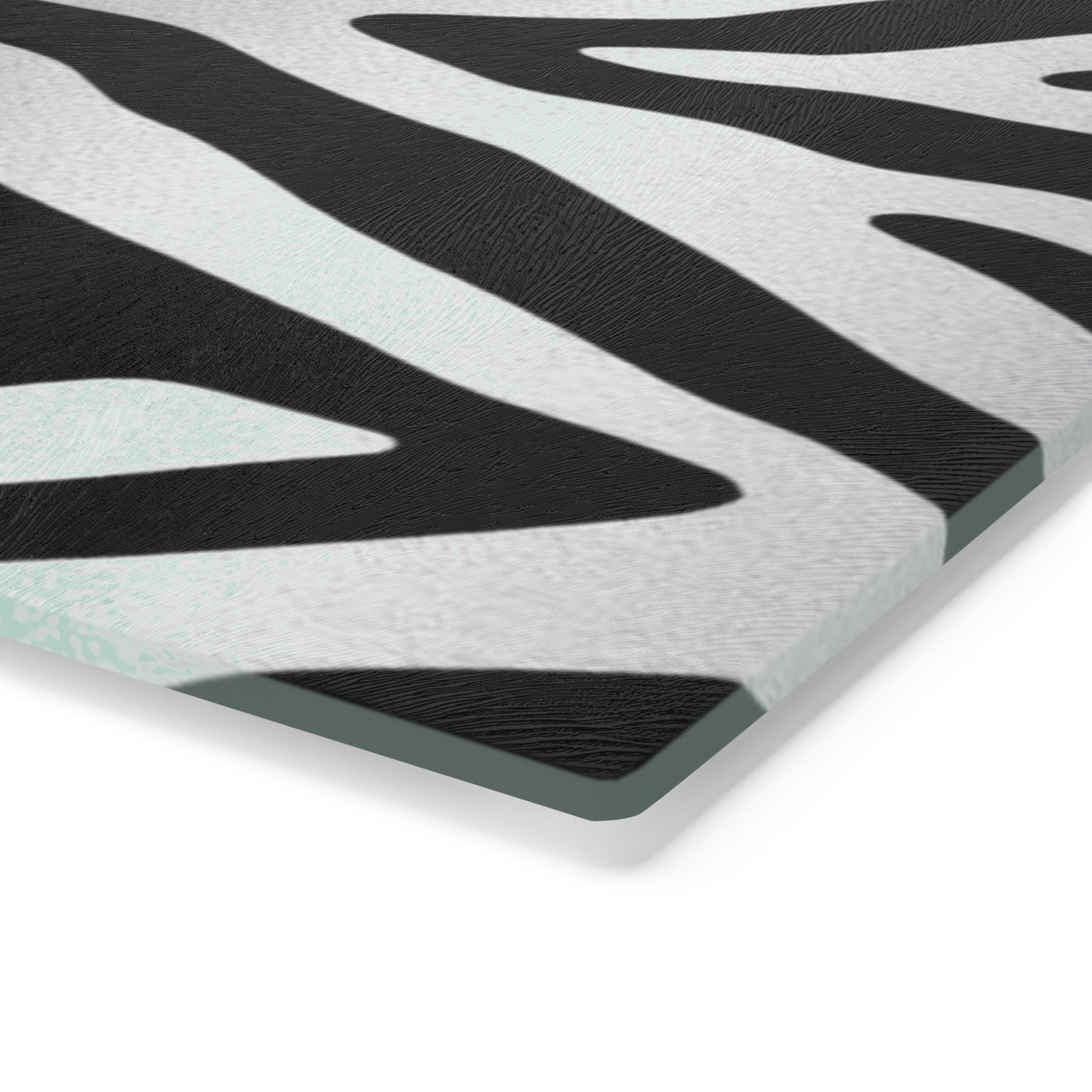 Elegant Zebra Print Cutting Board - Stylish Kitchen Essential - Silver