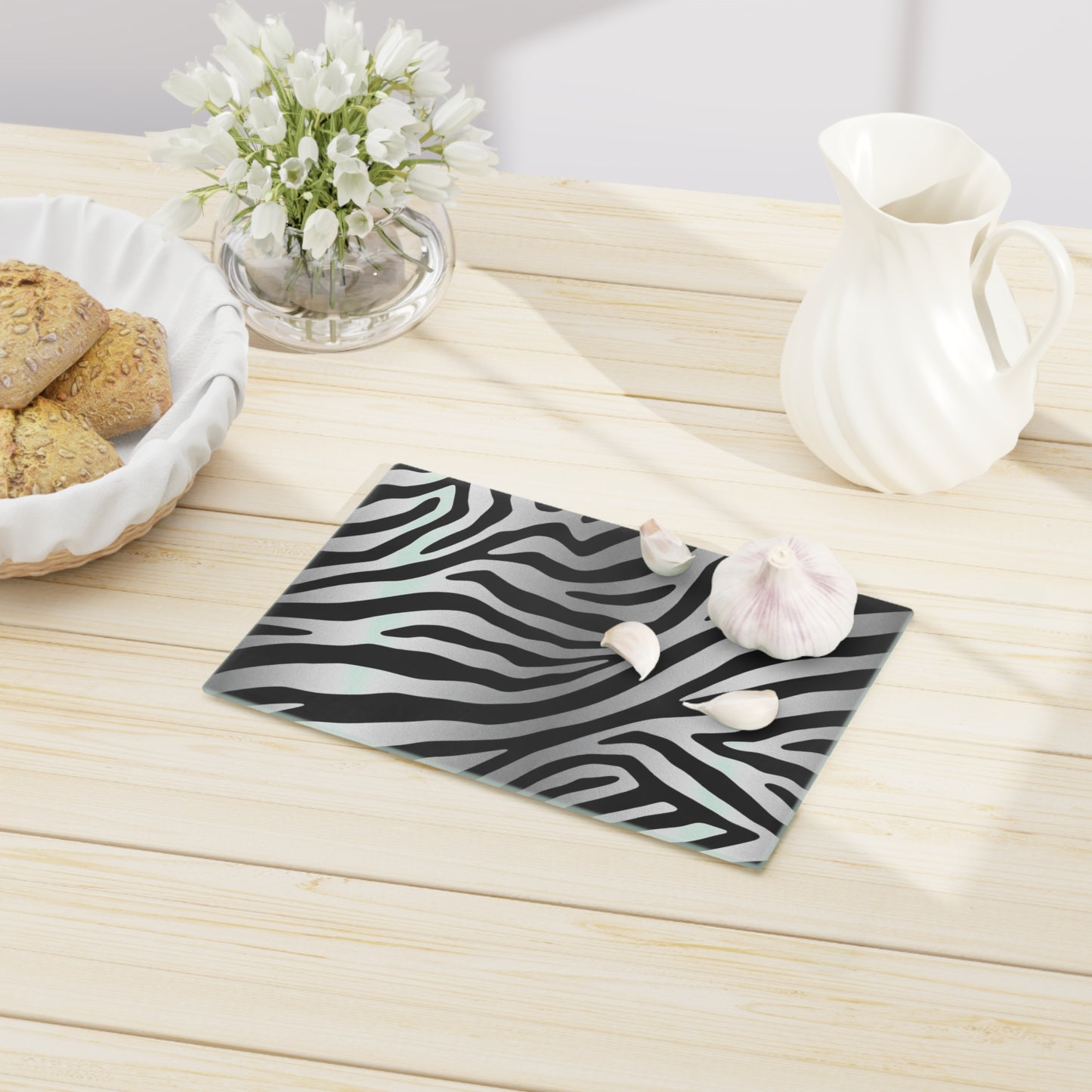 Elegant Zebra Print Cutting Board - Stylish Kitchen Essential - Silver