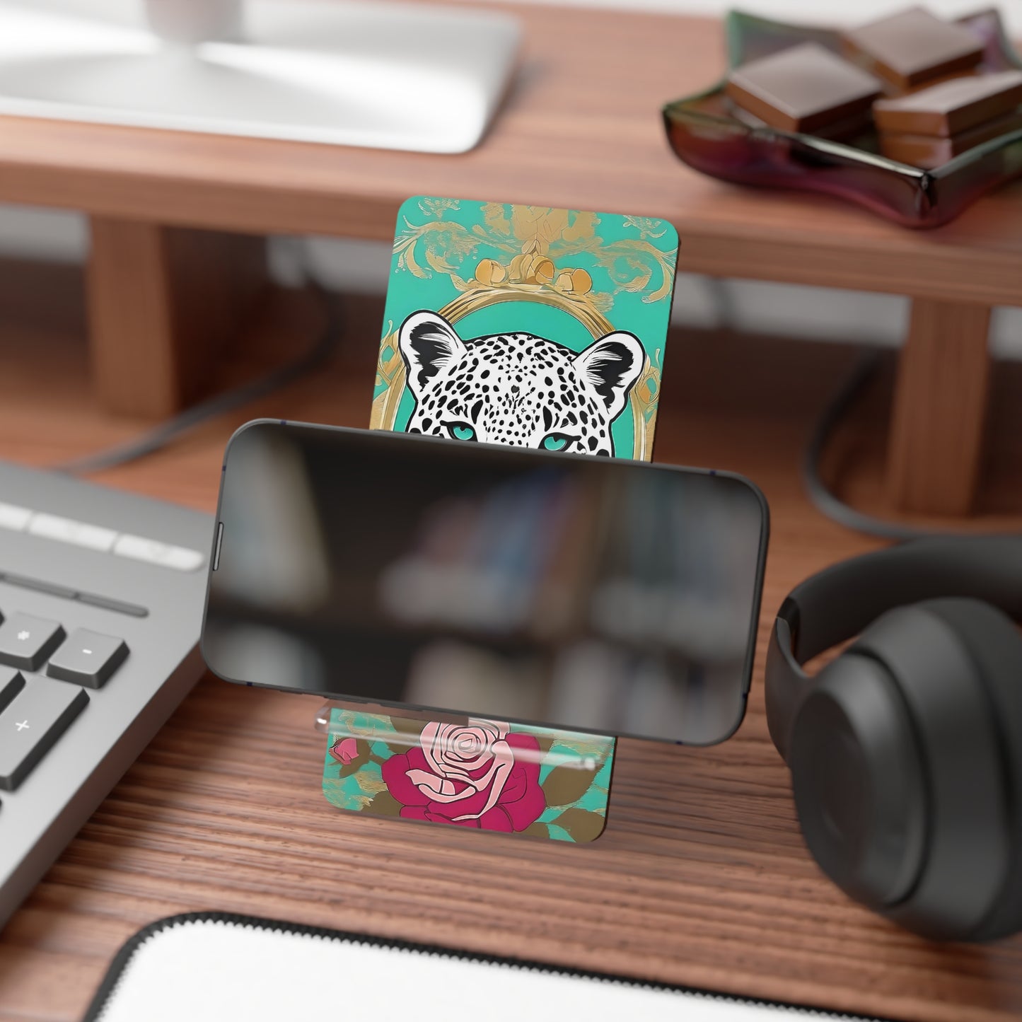 Elegant Floral Smartphone Display Stand - Leopard & Rose - Decorative Mobile Holder