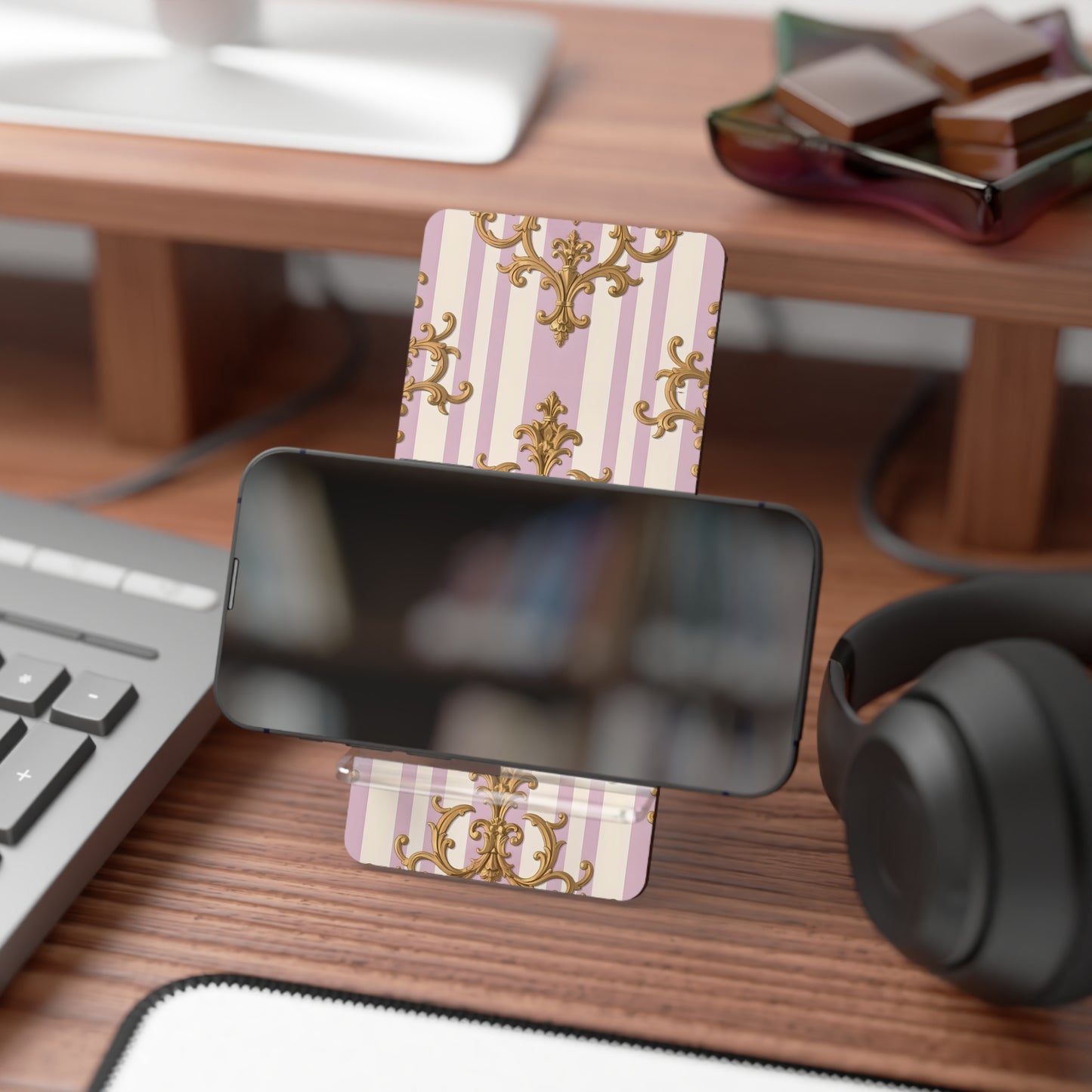 Chic Phone Stand for Stylish Smart Devices, Decorative Mobile Holder for Home & Office - Lilac & Alabaster Striped Gold Baroque