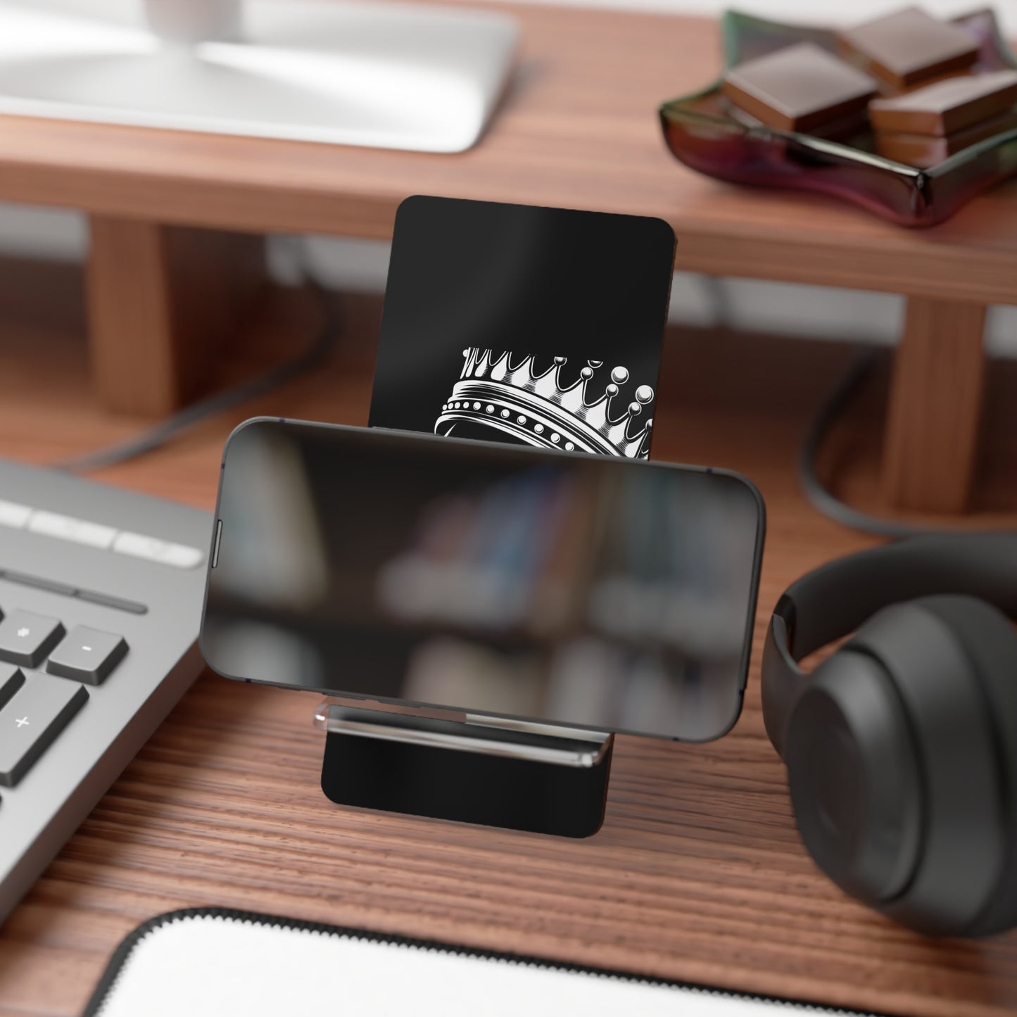 Elegant Smartphone Stand, Queen Crown Design, Phone Holder, Desk Organizer, Gift for Her, Adjustable Mobile Display